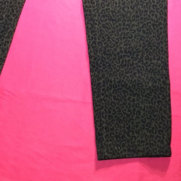 Jalate Jeans - Picture 3 of 4